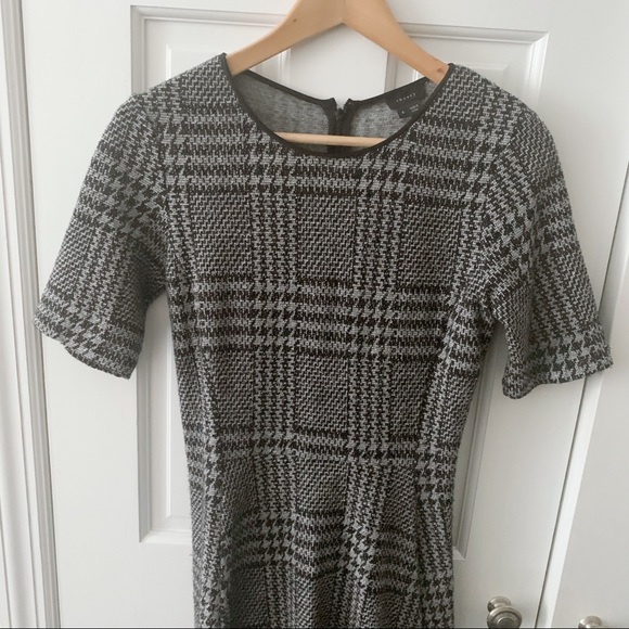 Theory Nikay Drop-Skirt Plaid Dress - Picture 4 of 10